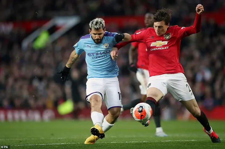 Thi đấu thăng hoa, Man Utd vượt qua Man City tại Old Trafford - Ảnh 4. Thi đấu thăng hoa, Man Utd vượt qua Man City tại Old Trafford - Ảnh 4.