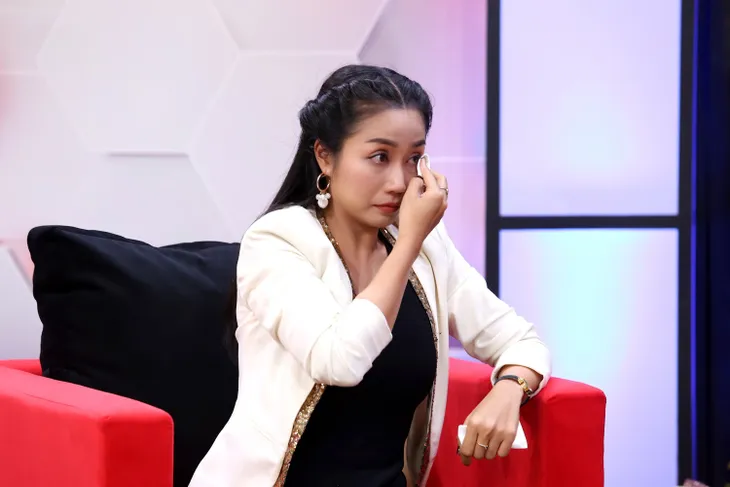 Nhạc sĩ Nguyễn Văn Chung nghẹn ngào nghĩ đến ngày “trả con gái nuôi về với mẹ ruột” - Ảnh 4. Nhạc sĩ Nguyễn Văn Chung nghẹn ngào nghĩ đến ngày “trả con gái nuôi về với mẹ ruột” - Ảnh 4.