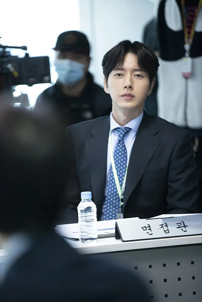 Park Hae Jin cực điển trai trong phim mới - Ảnh 1. Park Hae Jin cực điển trai trong phim mới - Ảnh 1.