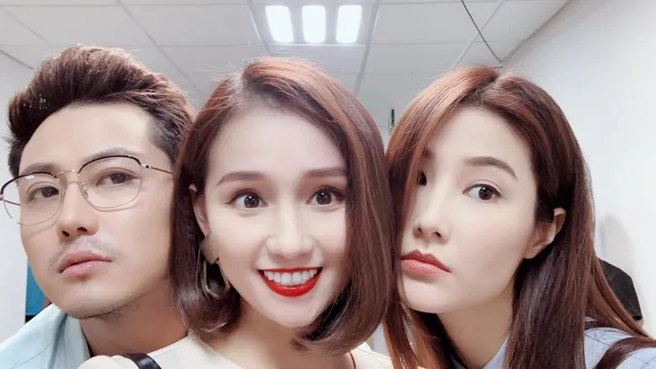 Dàn diễn viên Tình yêu và tham vọng cực thân thiết trên trường quay - Ảnh 18. Dàn diễn viên Tình yêu và tham vọng cực thân thiết trên trường quay - Ảnh 18.
