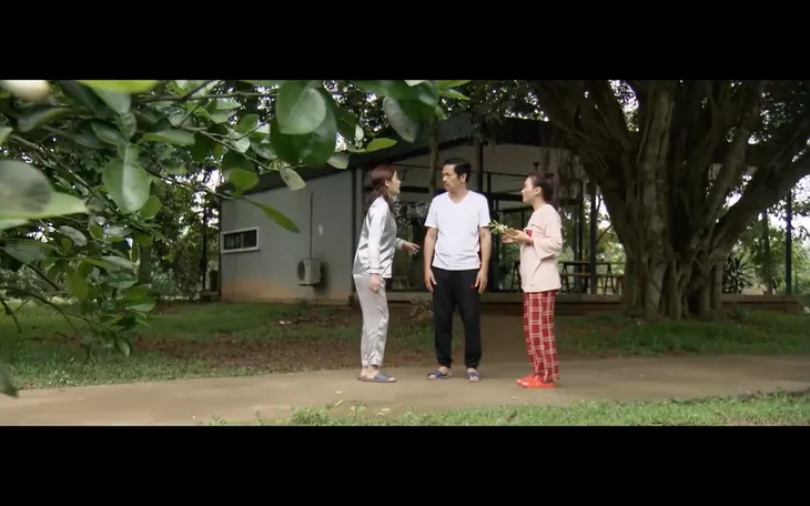 Những ngày không quên - Tập 6: Cô Xuyến mật báo khu nhà ông Sơn ở Hà Nội bị cách ly - Ảnh 4. Những ngày không quên - Tập 6: Cô Xuyến mật báo khu nhà ông Sơn ở Hà Nội bị cách ly - Ảnh 4.