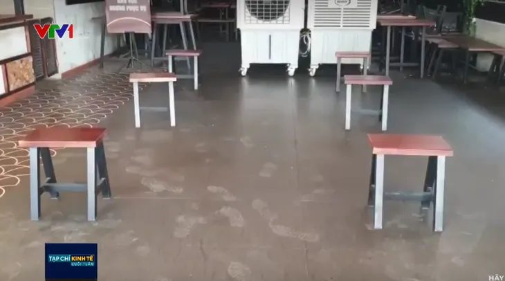 Hàng quán tại TP.HCM ứng phó linh hoạt với quy định giãn cách xã hội - Ảnh 2. Hàng quán tại TP.HCM ứng phó linh hoạt với quy định giãn cách xã hội - Ảnh 2.