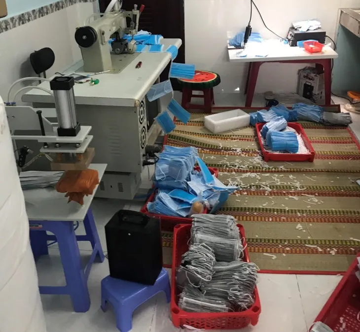 Xử lý cơ sở sản xuất khẩu trang giả mạo tên thương nhân, địa chỉ - Ảnh 1. Xử lý cơ sở sản xuất khẩu trang giả mạo tên thương nhân, địa chỉ - Ảnh 1.