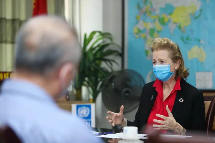 UNDP hỗ trợ Việt Nam 20.000 khẩu trang trong cuộc chiến chống dịch COVID-19 - Ảnh 1. UNDP hỗ trợ Việt Nam 20.000 khẩu trang trong cuộc chiến chống dịch COVID-19 - Ảnh 1.