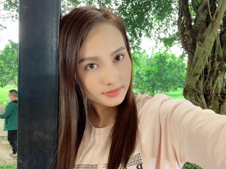 Muôn kiểu cảm xúc của các diễn viên trên phim trường Những ngày không quên - Ảnh 15. Muôn kiểu cảm xúc của các diễn viên trên phim trường Những ngày không quên - Ảnh 15.