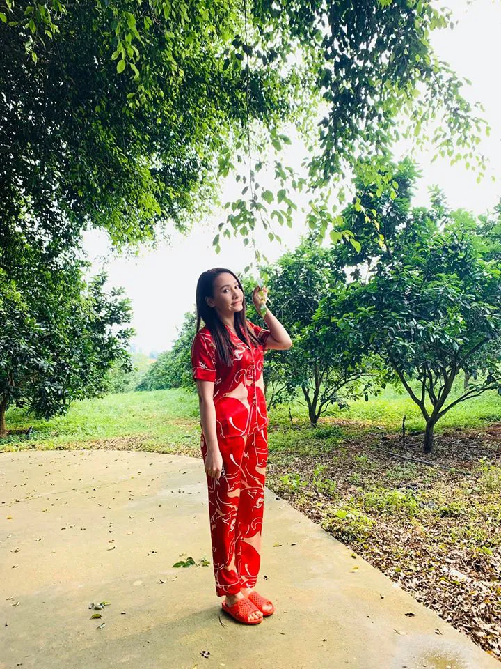 Muôn kiểu cảm xúc của các diễn viên trên phim trường Những ngày không quên - Ảnh 19. Muôn kiểu cảm xúc của các diễn viên trên phim trường Những ngày không quên - Ảnh 19.