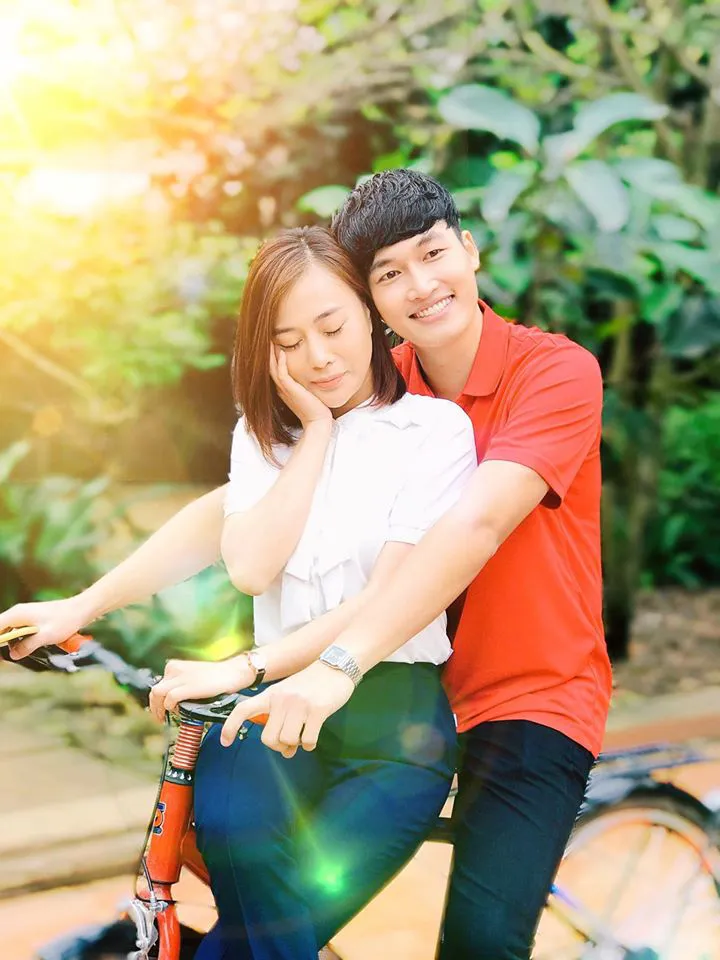 Muôn kiểu cảm xúc của các diễn viên trên phim trường Những ngày không quên - Ảnh 12. Muôn kiểu cảm xúc của các diễn viên trên phim trường Những ngày không quên - Ảnh 12.