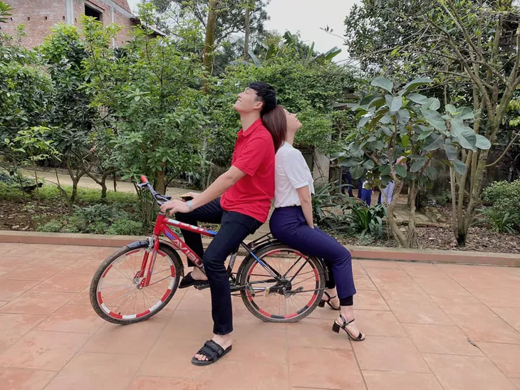 Muôn kiểu cảm xúc của các diễn viên trên phim trường Những ngày không quên - Ảnh 11. Muôn kiểu cảm xúc của các diễn viên trên phim trường Những ngày không quên - Ảnh 11.