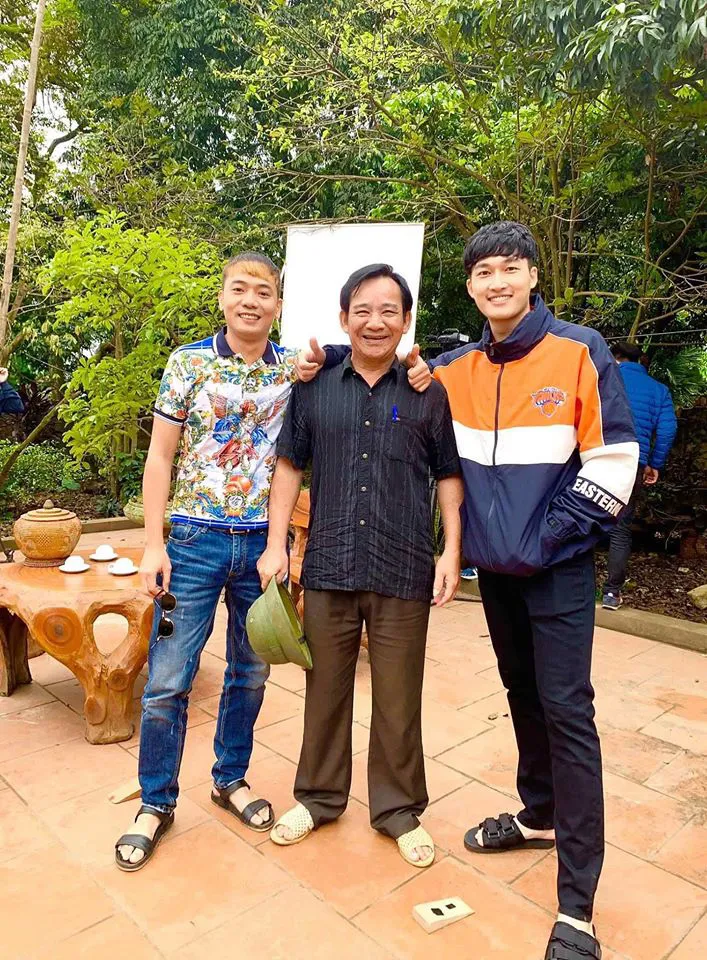 Muôn kiểu cảm xúc của các diễn viên trên phim trường Những ngày không quên - Ảnh 5. Muôn kiểu cảm xúc của các diễn viên trên phim trường Những ngày không quên - Ảnh 5.