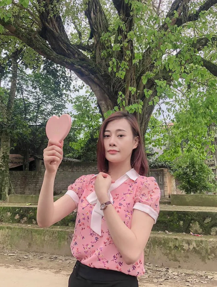 Muôn kiểu cảm xúc của các diễn viên trên phim trường Những ngày không quên - Ảnh 1. Muôn kiểu cảm xúc của các diễn viên trên phim trường Những ngày không quên - Ảnh 1.