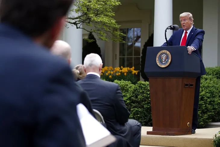 COVID-19 ngày 15/4: Gần 2 triệu người nhiễm bệnh, Tổng thống Trump tuyên bố ngưng tài trợ WHO - Ảnh 3. COVID-19 ngày 15/4: Gần 2 triệu người nhiễm bệnh, Tổng thống Trump tuyên bố ngưng tài trợ WHO - Ảnh 3.