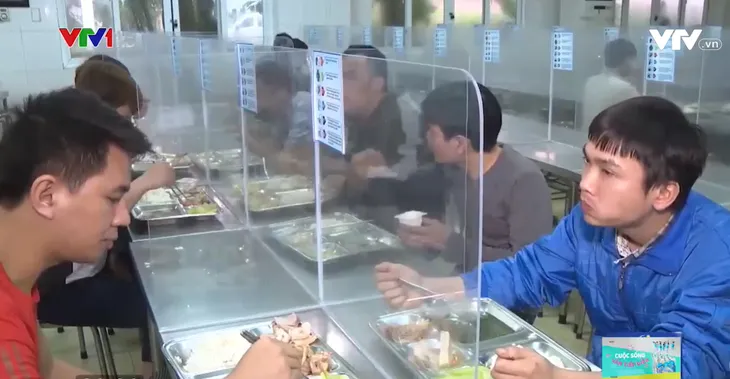 Cuộc sống vẫn tiếp diễn: Phòng chống dịch ở ngành than - Ảnh 2. Cuộc sống vẫn tiếp diễn: Phòng chống dịch ở ngành than - Ảnh 2.