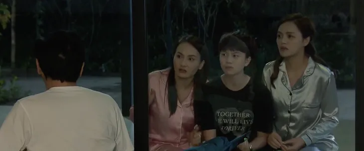 Những ngày không quên - Tập 10: Bố Sơn đột nhiên đổ bệnh phải tự cách ly, bao kỷ niệm năm xưa cứ thế ùa về - Ảnh 26. Những ngày không quên - Tập 10: Bố Sơn đột nhiên đổ bệnh phải tự cách ly, bao kỷ niệm năm xưa cứ thế ùa về - Ảnh 26.