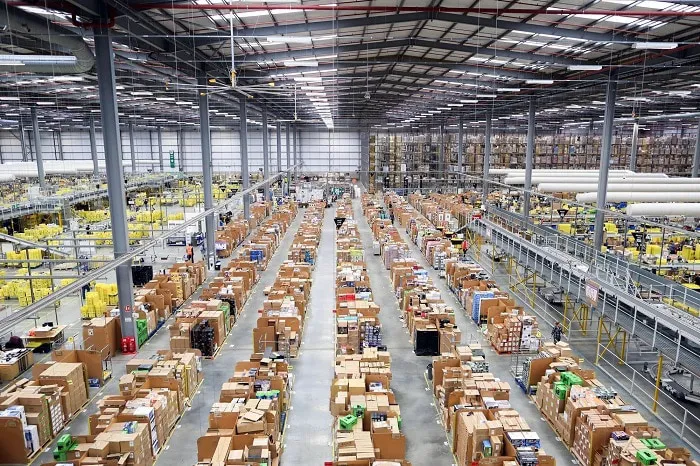 Amazon dùng camera cảm biến nhiệt để phát hiện người bị sốt - Ảnh 1. Amazon dùng camera cảm biến nhiệt để phát hiện người bị sốt - Ảnh 1.