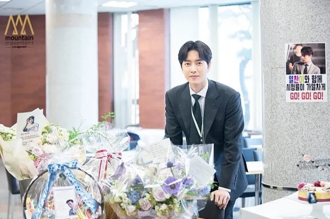 Park Hae Jin kỷ niệm 14 năm gia nhập làng giải trí - Ảnh 1. Park Hae Jin kỷ niệm 14 năm gia nhập làng giải trí - Ảnh 1.