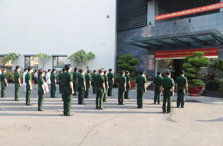 Đoàn y bác sĩ luân phiên lên đường công tác tại Bệnh xá đảo Trường Sa - Ảnh 2. Đoàn y bác sĩ luân phiên lên đường công tác tại Bệnh xá đảo Trường Sa - Ảnh 2.