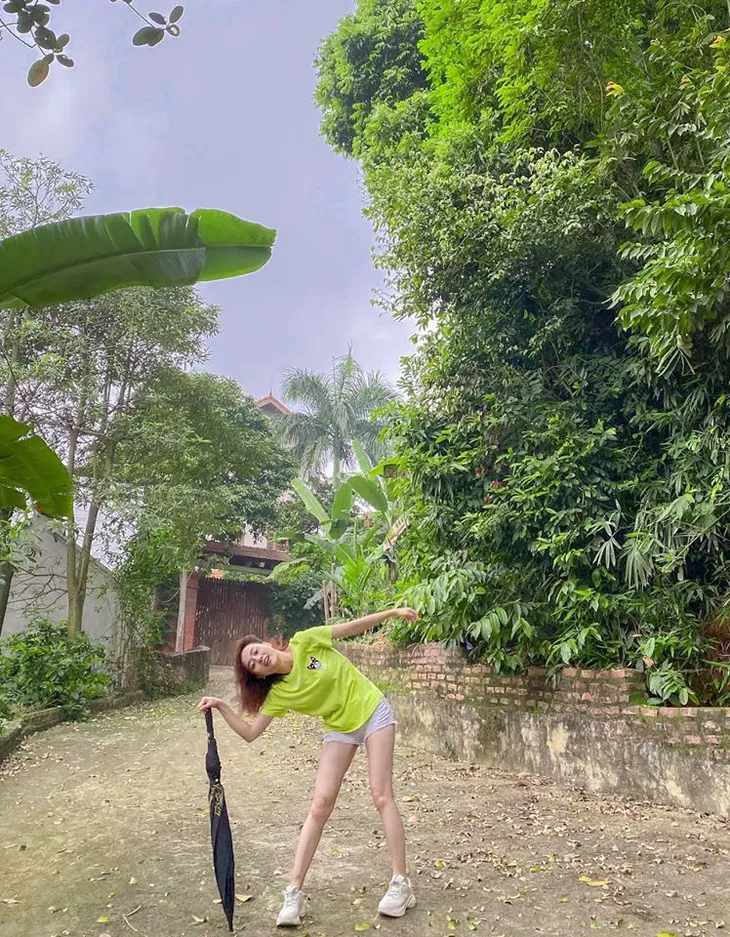 Cười lăn lộn với những hình ảnh hài hước từ phim trường Những ngày không quên - Ảnh 4. Cười lăn lộn với những hình ảnh hài hước từ phim trường Những ngày không quên - Ảnh 4.