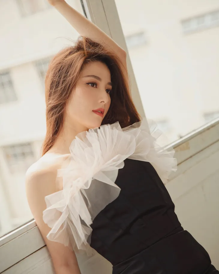 Diễm My 9x: Nhận được vai trong Tình yêu và Tham vọng là may mắn của tôi - Ảnh 5. Diễm My 9x: Nhận được vai trong Tình yêu và Tham vọng là may mắn của tôi - Ảnh 5.