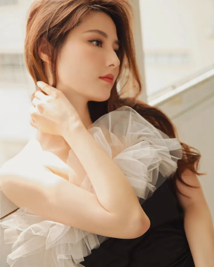 Diễm My 9x: Nhận được vai trong Tình yêu và Tham vọng là may mắn của tôi - Ảnh 1. Diễm My 9x: Nhận được vai trong Tình yêu và Tham vọng là may mắn của tôi - Ảnh 1.