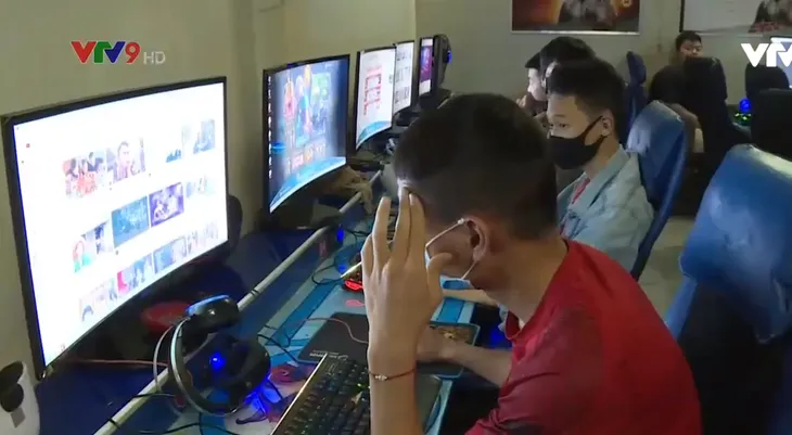 Phạt cơ sở Internet cho gần 50 người tụ tập chơi game - Ảnh 1. Phạt cơ sở Internet cho gần 50 người tụ tập chơi game - Ảnh 1.