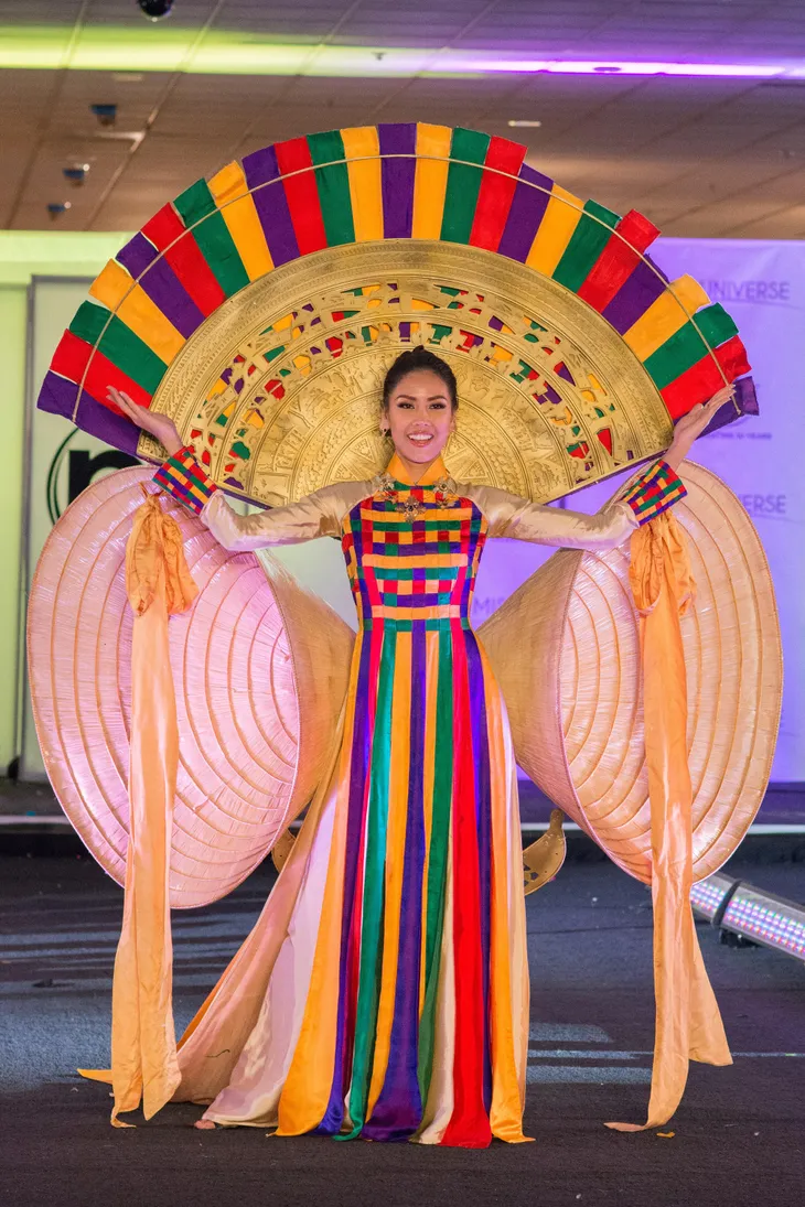 Khởi động cuộc thi thiết kế trang phục dân tộc cho đại diện Việt Nam tại Miss Universe 2020 - Ảnh 3. Khởi động cuộc thi thiết kế trang phục dân tộc cho đại diện Việt Nam tại Miss Universe 2020 - Ảnh 3.