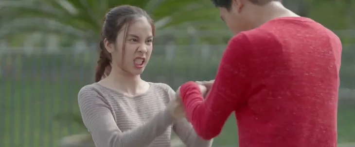 Nhà trọ Balanha - Tập 15: Nhiên bị tuột mất nụ hôn thứ 2, Bách lại hò reo ăn mừng - Ảnh 3. Nhà trọ Balanha - Tập 15: Nhiên bị tuột mất nụ hôn thứ 2, Bách lại hò reo ăn mừng - Ảnh 3.