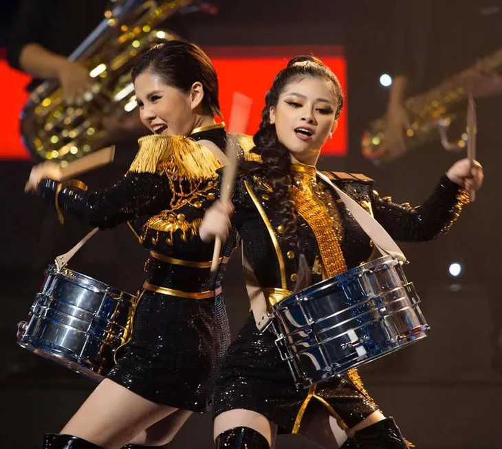 Diễn viên Thu Hoài trở thành Quán quân Trời sinh một cặp mùa 4 - Ảnh 5. Diễn viên Thu Hoài trở thành Quán quân Trời sinh một cặp mùa 4 - Ảnh 5.