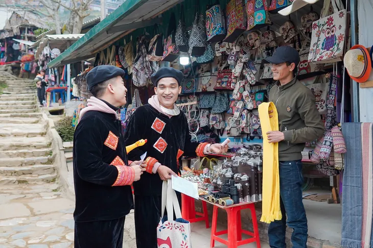 Ẩm thực kỳ thú: Mạc Văn Khoa - Đỗ Duy Nam chê Thanh Hương ăn nhiều, ghê gớm và kém sang - Ảnh 3. Ẩm thực kỳ thú: Mạc Văn Khoa - Đỗ Duy Nam chê Thanh Hương ăn nhiều, ghê gớm và kém sang - Ảnh 3.