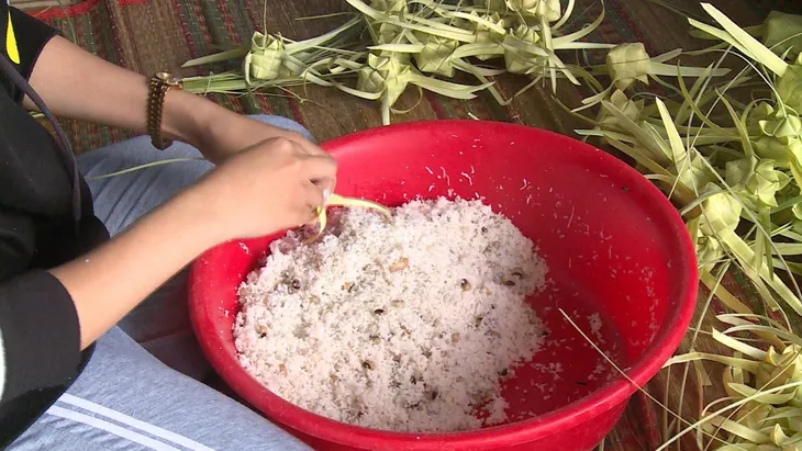 Đặc sản Bánh Kà Tum An Giang - Ảnh 1.