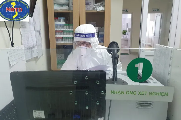 Cuộc sống thường ngày bên trong bệnh viện điều trị nhiều bệnh nhân COVID-19 nhất cả nước - Ảnh 3. Cuộc sống thường ngày bên trong bệnh viện điều trị nhiều bệnh nhân COVID-19 nhất cả nước - Ảnh 3.