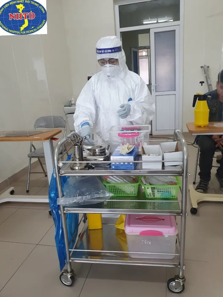 Cuộc sống thường ngày bên trong bệnh viện điều trị nhiều bệnh nhân COVID-19 nhất cả nước - Ảnh 4. Cuộc sống thường ngày bên trong bệnh viện điều trị nhiều bệnh nhân COVID-19 nhất cả nước - Ảnh 4.