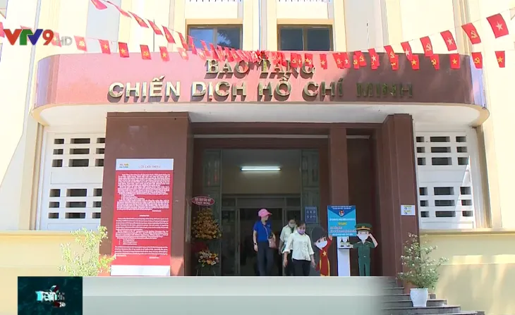 Triển lãm “Mùa Xuân đại thắng” kỷ niệm 45 năm ngày giải phóng miền Nam, thống nhất đất nước - Ảnh 4. Triển lãm “Mùa Xuân đại thắng” kỷ niệm 45 năm ngày giải phóng miền Nam, thống nhất đất nước - Ảnh 4.