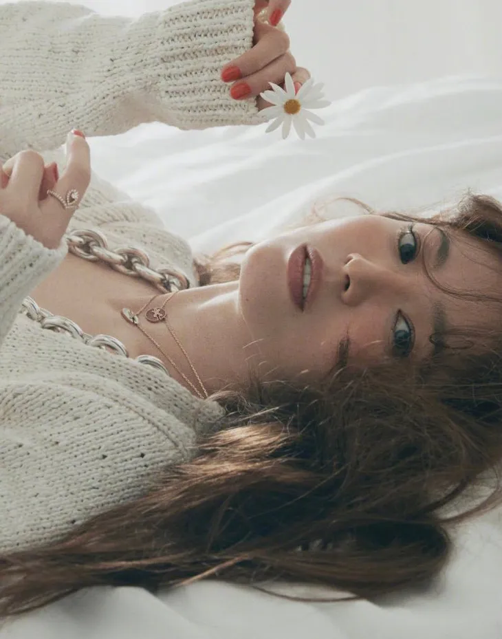 Song Hye Kyo đẹp lạ! - Ảnh 10. Song Hye Kyo đẹp lạ! - Ảnh 10.