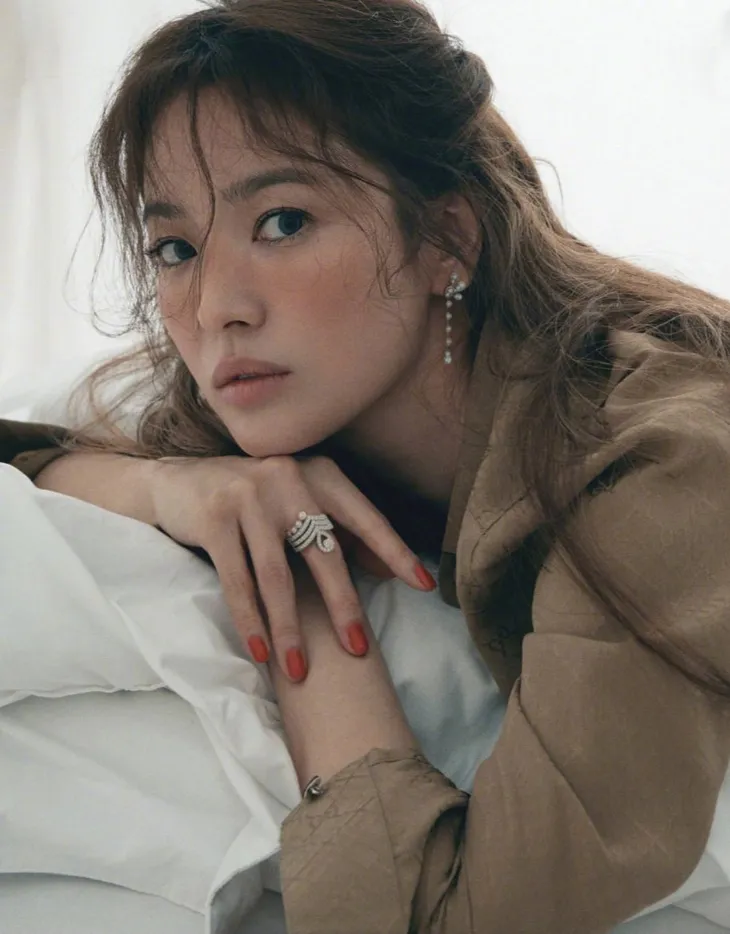 Song Hye Kyo đẹp lạ! - Ảnh 7. Song Hye Kyo đẹp lạ! - Ảnh 7.