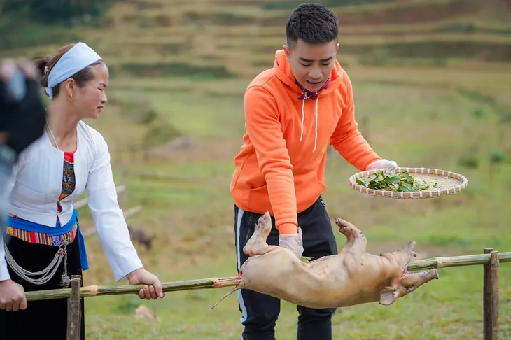 Ẩm thực kỳ thú: Duy Nam lần đầu bắt lợn, Mạc Văn Khoa lên núi hái măng - Ảnh 5. Ẩm thực kỳ thú: Duy Nam lần đầu bắt lợn, Mạc Văn Khoa lên núi hái măng - Ảnh 5.