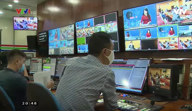 VTV thay đổi phương thức tác nghiệp trong mùa dịch COVID-19 - Ảnh 3. VTV thay đổi phương thức tác nghiệp trong mùa dịch COVID-19 - Ảnh 3.