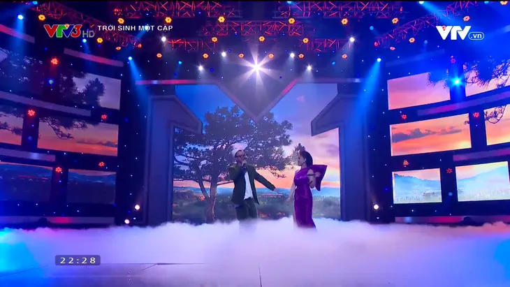 Dương Hoàng Yến - Hà Lê song kiếm hợp bích làm mới Thành phố buồn - Ảnh 2. Dương Hoàng Yến - Hà Lê song kiếm hợp bích làm mới Thành phố buồn - Ảnh 2.