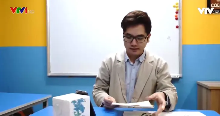 Cuộc sống vẫn tiếp diễn: Dạy học trực tuyến mùa COVID-19 - Ảnh 1. Cuộc sống vẫn tiếp diễn: Dạy học trực tuyến mùa COVID-19 - Ảnh 1.