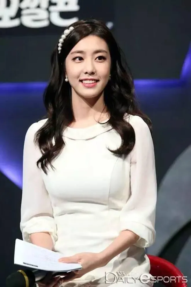 Vợ mới cưới của tài tử So Ji Sub sở hữu vẻ ngoài xinh đẹp và kiều diễm - Ảnh 3. Vợ mới cưới của tài tử So Ji Sub sở hữu vẻ ngoài xinh đẹp và kiều diễm - Ảnh 3.