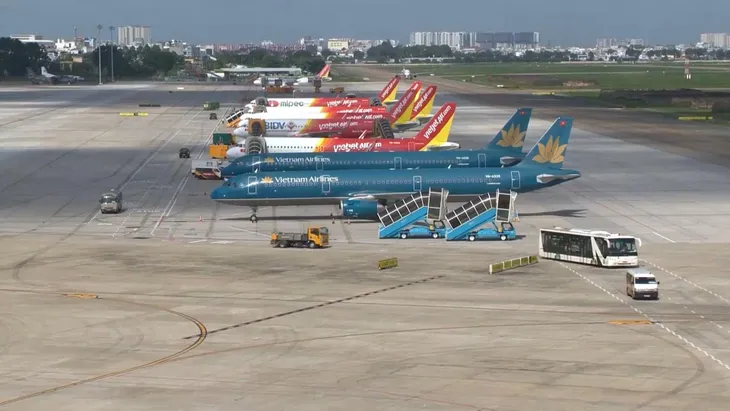 Vietnam Airlines sắp “hết tiền” - Ảnh 2. Vietnam Airlines sắp “hết tiền” - Ảnh 2.