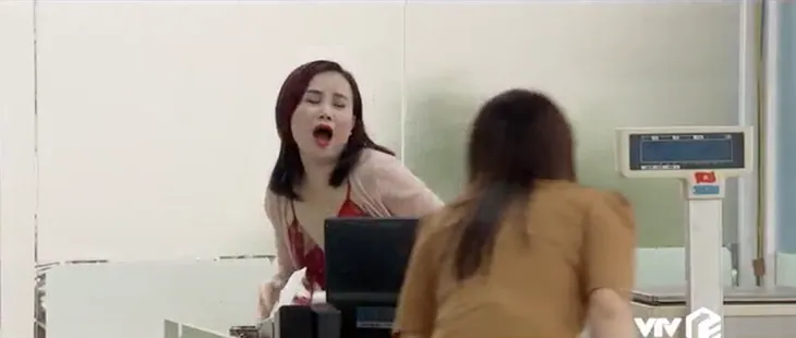 Những ngày không quên - Tập 3: Thư bị cả khu phố tránh như tránh tà chỉ vì tin thất thiệt của cô Xuyến - Ảnh 13. Những ngày không quên - Tập 3: Thư bị cả khu phố tránh như tránh tà chỉ vì tin thất thiệt của cô Xuyến - Ảnh 13.