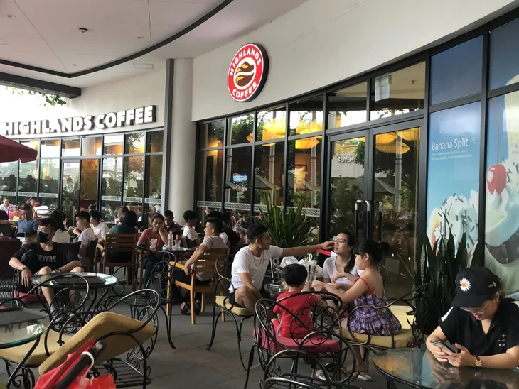 Hà Nội: Các trung tâm thương mại không quá đông trong dịp nghỉ lễ - Ảnh 7. Hà Nội: Các trung tâm thương mại không quá đông trong dịp nghỉ lễ - Ảnh 7.