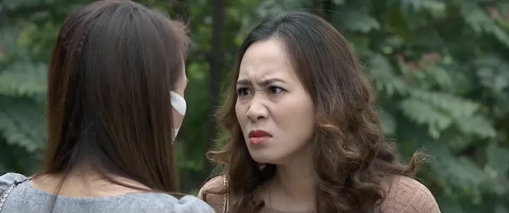 Những ngày không quên - Tập 20: Cô Xuyến lại bị “sờ gáy” vì bán nước rửa tay kém chất lượng - Ảnh 7. Những ngày không quên - Tập 20: Cô Xuyến lại bị “sờ gáy” vì bán nước rửa tay kém chất lượng - Ảnh 7.