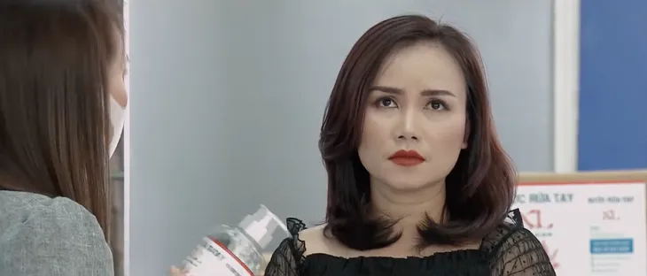 Những ngày không quên - Tập 20: Cảnh giác cô Xuyến nước rửa tay không đảm bảo, Thư lại bị nói là đặt điều - Ảnh 2. Những ngày không quên - Tập 20: Cảnh giác cô Xuyến nước rửa tay không đảm bảo, Thư lại bị nói là đặt điều - Ảnh 2.
