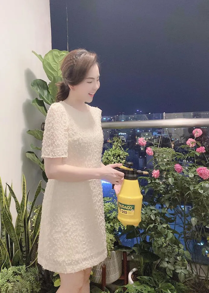 Ban công ngập hoa của các nữ phóng viên, biên tập viên VTV - Ảnh 3. Ban công ngập hoa của các nữ phóng viên, biên tập viên VTV - Ảnh 3.