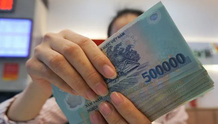 Từ hôm nay (13/5), lãi suất tiền gửi không kỳ hạn tối đa chỉ còn 0,2% - Ảnh 1. Từ hôm nay (13/5), lãi suất tiền gửi không kỳ hạn tối đa chỉ còn 0,2% - Ảnh 1.