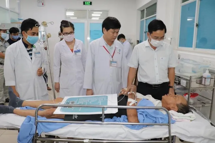 vna_potal_dong_nai_tap_trung_cuu_chua_va_ho_tro_gia_dinh_nan_nhan_vu_sap_tuong_trong_kcn_giang_dien_222858423_4690764