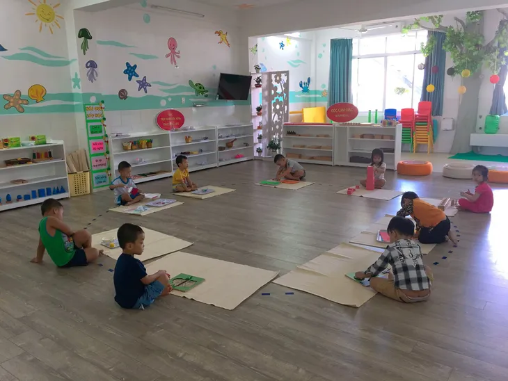 Phương pháp giáo dục Montessori ngày càng lan rộng ở Việt Nam - Ảnh 3. Phương pháp giáo dục Montessori ngày càng lan rộng ở Việt Nam - Ảnh 3.