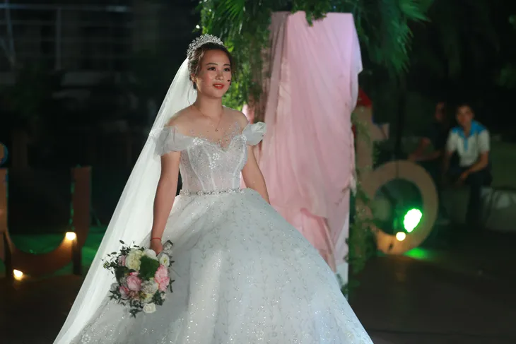 Điều ước thứ 7: Đám cưới đặc biệt của người chiến sĩ giữa mùa dịch COVID-19 - Ảnh 11. Điều ước thứ 7: Đám cưới đặc biệt của người chiến sĩ giữa mùa dịch COVID-19 - Ảnh 11.