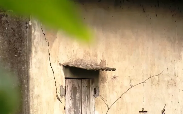 Sống chung với nỗi lo nhà sập vì gần mỏ than - Ảnh 2. Sống chung với nỗi lo nhà sập vì gần mỏ than - Ảnh 2.